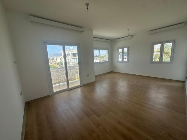 Clean, Cost-free 130m2, 3+1 Apartment for Sale in Küçük Kaymaklı