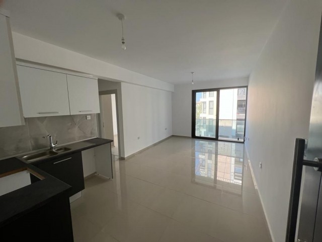 Girne Zeytinlik’te  2+1, 75 m2 Taşınmaya Hazır Satılık Apartman Dairesi 