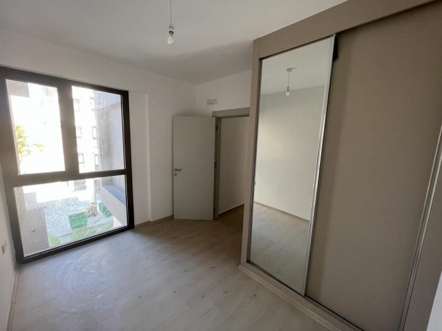 Girne Zeytinlik’te  2+1, 75 m2 Taşınmaya Hazır Satılık Apartman Dairesi 