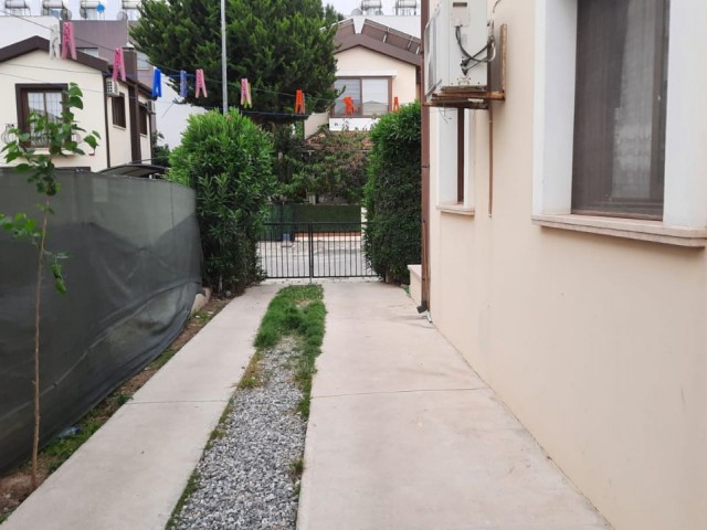 3+1, 180 m2 Semi-detached Villa for Sale in Nicosia, Küçük Kaymaklı