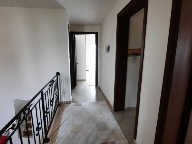 3+1, 180 m2 Semi-detached Villa for Sale in Nicosia, Küçük Kaymaklı