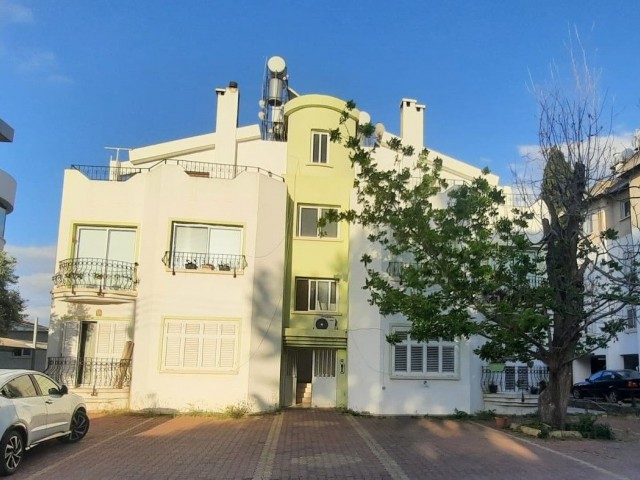 Ground Floor 3+1, 120 m2 Apartment for Sale in Kyrenia Center