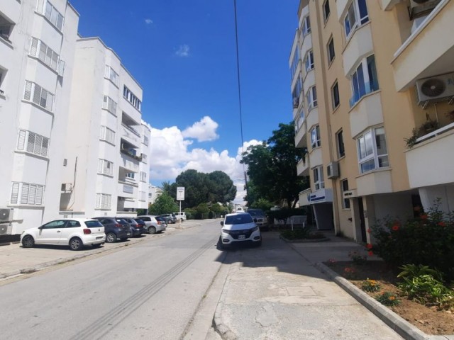 Lefkoşa  Dereboyu’nda kiralık 3+1, 160 m2 Apartman Dairesi