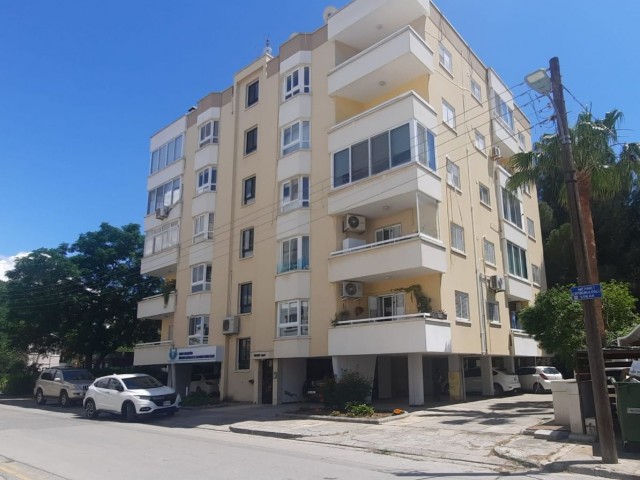 3+1, 160 m2 Wohnung zu vermieten in Nikosia Dereboyu