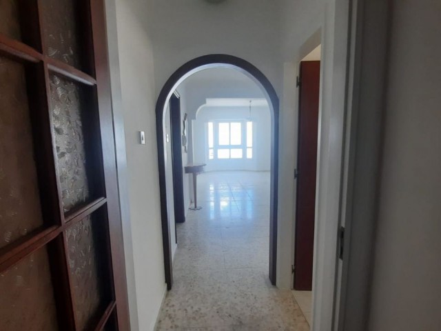 3+1, 160 m2 Apartment for rent in Nicosia Dereboyu