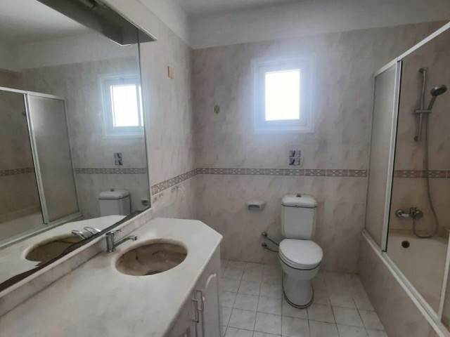 3+1, 160 m2 Apartment for rent in Nicosia Dereboyu