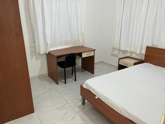 Lefkoşa Dumlupınar’da 2+1 Eşyalı Kiralık Apartman Dairesi