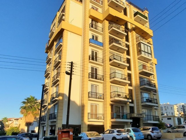 Girne Merkezde 2+1, 110 m2 Satılık Apartman Dairesi