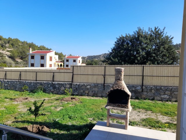 Chance 3+1 Villa mit privatem Pool in Karsiyaka mit TL Fixvorteil 