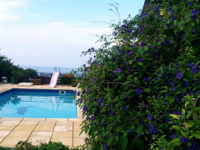 4+1 villa with pool in Esentepe ** 