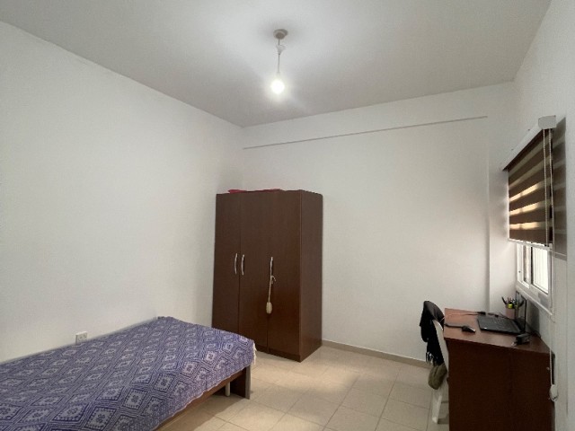 Mağusa tekant bölgesinde kiralık 2+1 temiz daire ❕❕su aidat fiyata dahil❕❕10 aylıktır(seramikler banyo yataklar değişecektir)