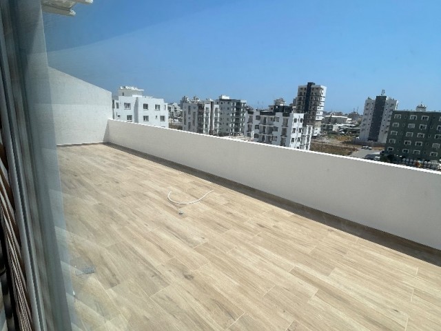 Luxus 2 + 1 Penthouse zu vermieten in Famagusta Canakkale ** 