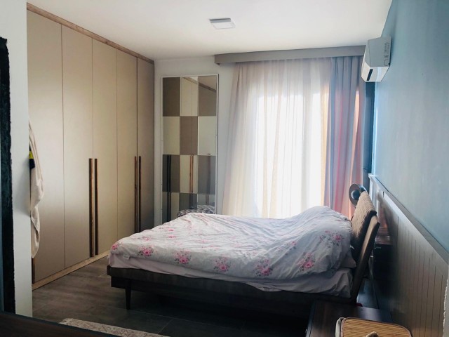 Voll möblierte 2+1 Penthouse zum Verkauf in Famagusta Yeniboğaziçi Bereich ‼️