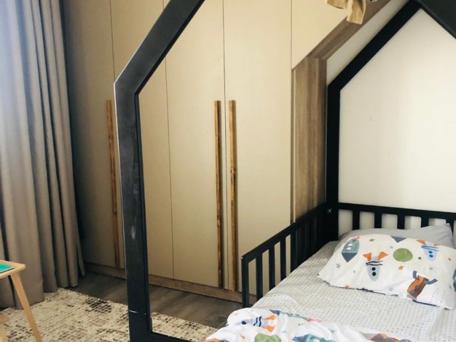 Voll möblierte 2+1 Penthouse zum Verkauf in Famagusta Yeniboğaziçi Bereich ‼️