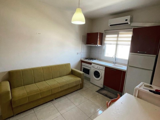 1 + 1 Wohnung zu vermieten in der Famagusta Salamis Straße, 10 Gehminuten von Dau entfernt ‼️Von Ende Juli bis Ende Juli