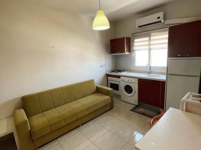 1 + 1 Wohnung zu vermieten in der Famagusta Salamis Straße, 10 Gehminuten von Dau entfernt ‼️Von Ende Juli bis Ende Juli