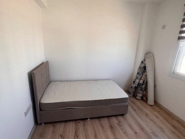 2+1 WOHNUNG ZU VERMIETEN IN DER REGION CANAKKALE IN FAMAGUSTA JÄHRLICHE ZAHLUNG!!