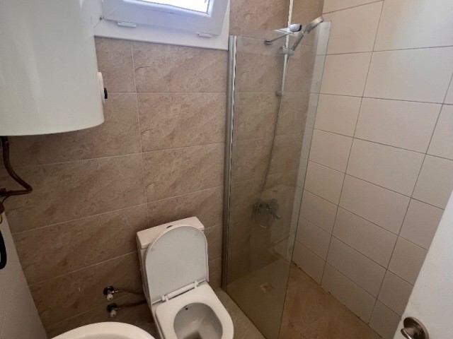 2+1 WOHNUNG ZU VERMIETEN IN DER REGION CANAKKALE IN FAMAGUSTA JÄHRLICHE ZAHLUNG!!