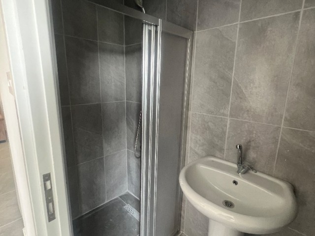 Yearly rental flat with all white goods, 3 minutes walking distance from DAÜ