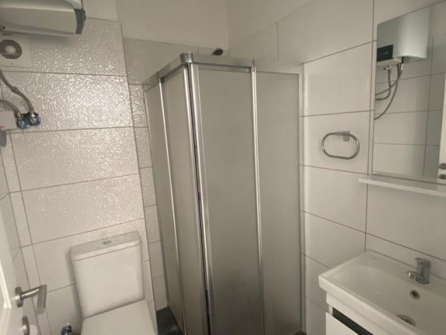 VERGESSEN SIE NICHT, IHREN PLATZ FÜR EINE GÜNSTIGE 1+1-WOHNUNG IM GEBIET FAMAGUSTA GÜLSEREN ZU RESERVIEREN, WASSER/INTERNET/GEBÜHREN IM PREIS INBEGRIFFEN, ZU AKTIONSPREISEN VON JULI BIS JULI!!