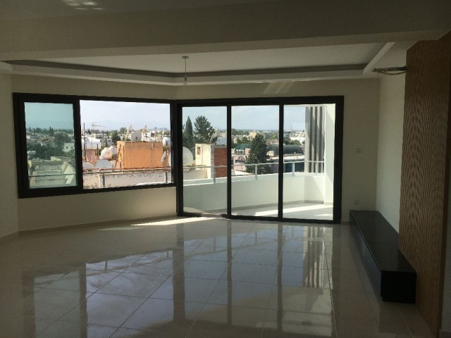 Lefkoşa Kumsal Bölgesinde Satılık 3+1 Dublex Penthouse Daire