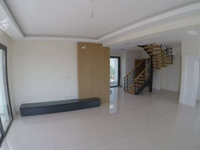 Lefkoşa Kumsal Bölgesinde Satılık 3+1 Dublex Penthouse Daire