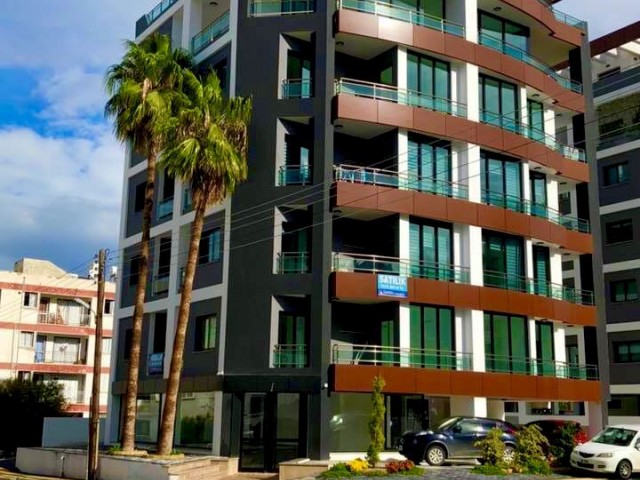 2+1 Flat for SALE (FOR SALE) in Twin Towers in Kyrenia Center, (Immediate Deed, TURNKEY)! ** 