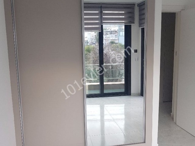 2+1 Flat for SALE (FOR SALE) in Twin Towers in Kyrenia Center, (Immediate Deed, TURNKEY)! ** 