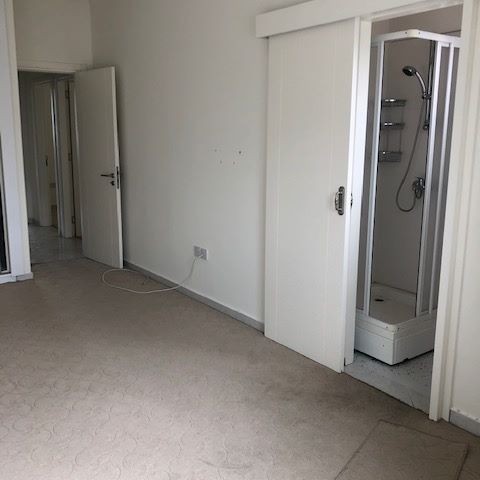 Lefkoşa Yenikent'te TÜRK Koçanlı, Yeni Concorde Hotel arkası, Satılık (FOR SALE) 3+1 Daire (Hemen TAPU, Hemen ANAHTAR Teslim)!