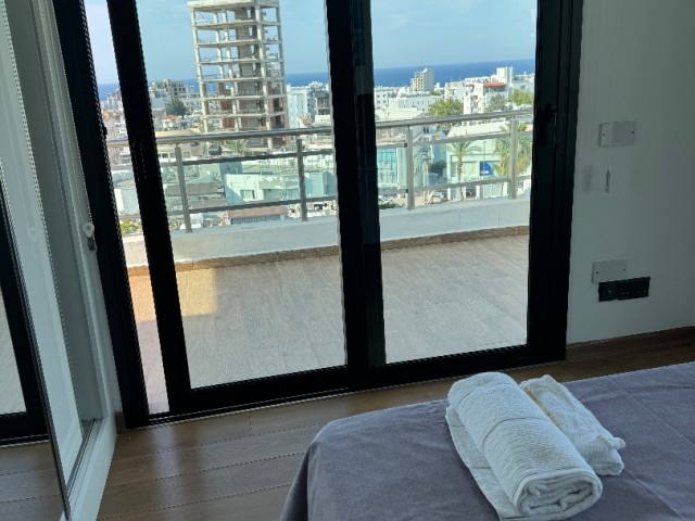 Girne Merkez'de Kiralık (FOR RENT) 3 Yatak Odalı PENTHOUSE! NO COMMISSION!!