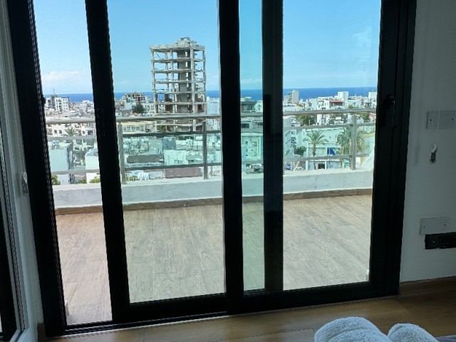 Girne Merkez'de Kiralık (FOR RENT) 3 Yatak Odalı PENTHOUSE! NO COMMISSION!!