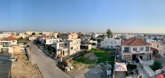 Lefkoşa - Yenikent'in Nezih, Ulaşımı Kolay ve Çocuk Parklı Mükemmel Arsamız Satışta!