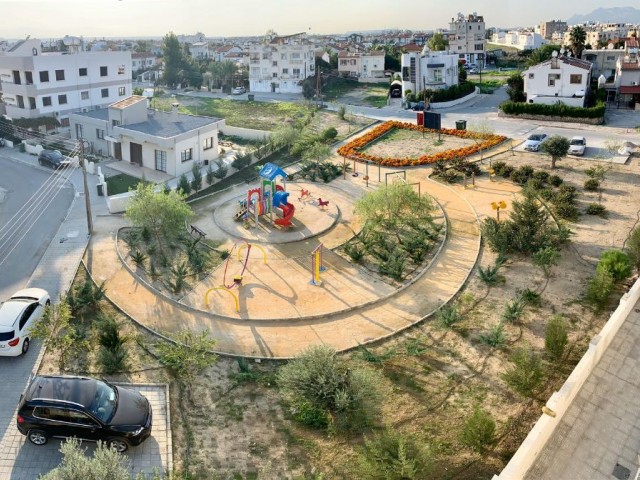 Lefkoşa - Yenikent'in Nezih, Ulaşımı Kolay ve Çocuk Parklı Mükemmel Arsamız Satışta!