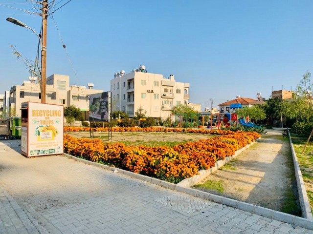 Nikosia-Yenikent in anständig, leicht zu erreichen und unser ausgezeichnetes Grundstück mit einem Kinderpark steht zum Verkauf! ** 