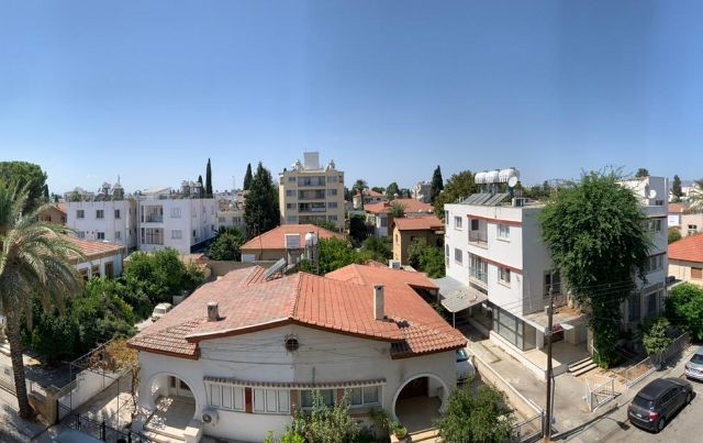 Eben Kaufen in Köşklüçiftlik, Nikosia