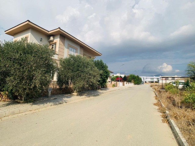 DEC Yesil Area - 80% Zoned - 750m2 - UNIQUE CORNER PLOT OF LAND in the MOST DECENT Area of Nicosia-Hamitkoy! ** 