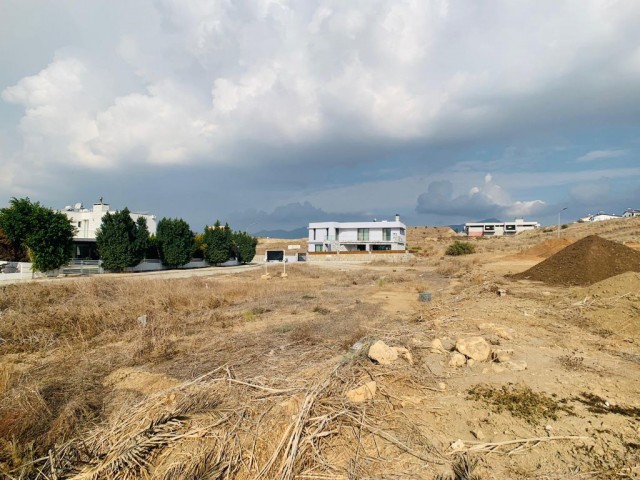 DEC Yesil Area - 80% Zoned - 750m2 - UNIQUE CORNER PLOT OF LAND in the MOST DECENT Area of Nicosia-Hamitkoy! ** 