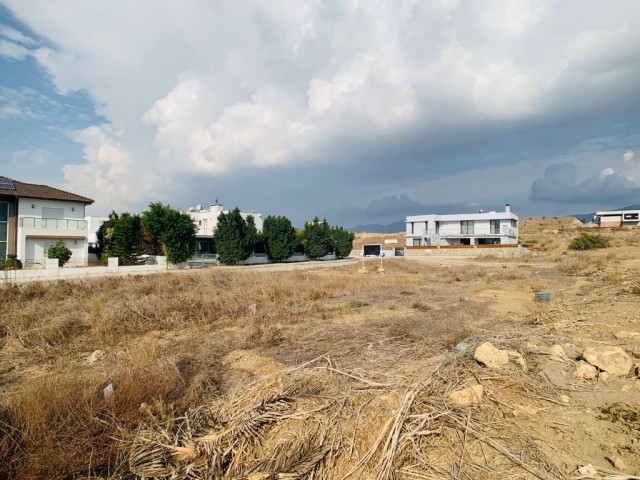 DEC Yesil Area - 80% Zoned - 750m2 - UNIQUE CORNER PLOT OF LAND in the MOST DECENT Area of Nicosia-Hamitkoy! ** 