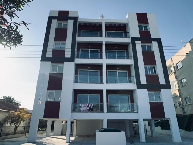 LEFKOŞA-MARMARA'da Asansörlü Yepyeni Apartmanımızın 1. Kat Dairesi İlk Şanslı Kiracısını Bekliyor!