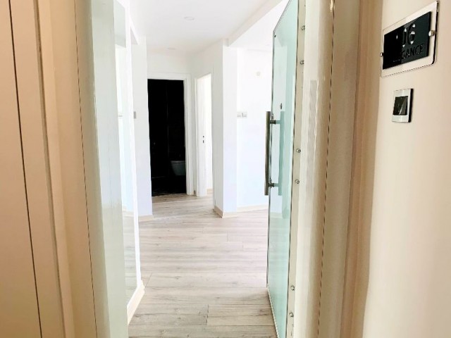 2+1 Apartment mit Bergblick in der schönsten Residenz von Kyrenia, die nicht geschlossen ist (*Bitcoin Zahlungsalternative)! ** 