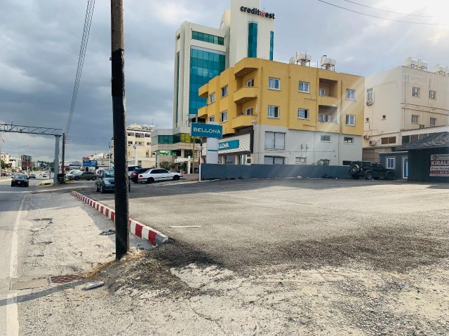 Nikosia ist auch die beliebteste Lage für Autohäuser - 23 m von der Hauptstraße. Frontal-perfekte Beschilderung wertvoller Arbeitsplatz!! ** 