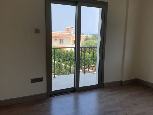 3+1 VILLA MIT POOL IN KYRENIA ZU VERKAUFEN ** 