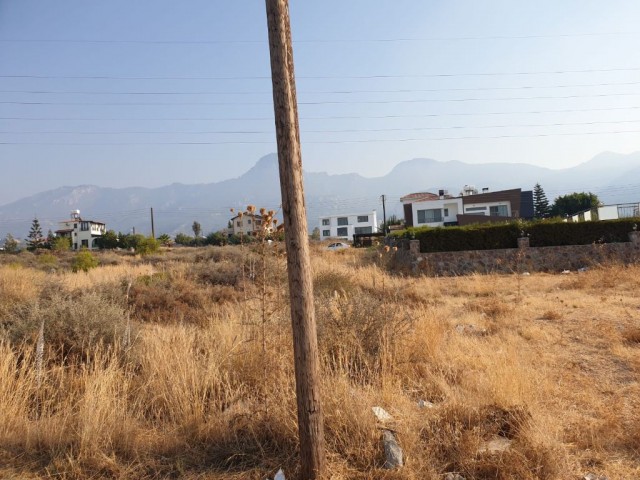 Residential Zoned Plot For Sale in Çatalköy, Kyrenia