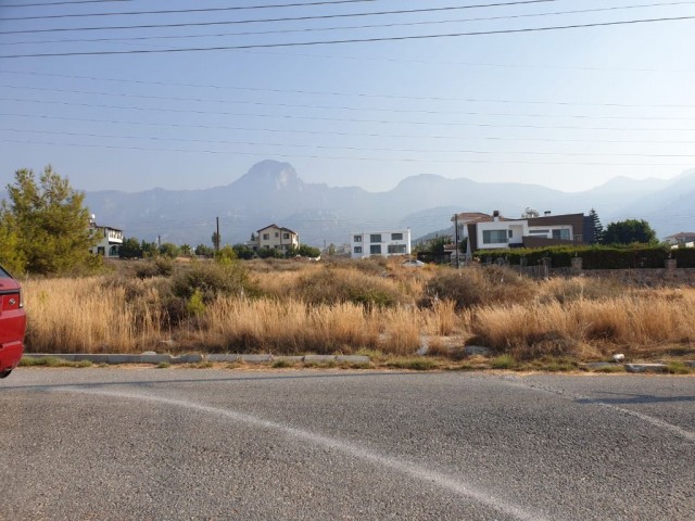 Residential Zoned Plot For Sale in Çatalköy, Kyrenia