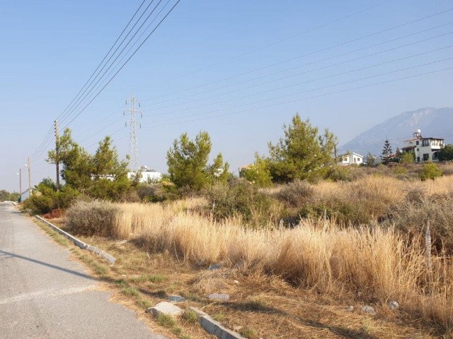 Residential Zoned Plot For Sale in Çatalköy, Kyrenia