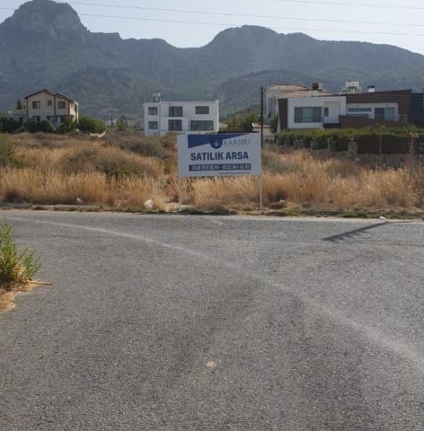 Residential Zoned Plot For Sale in Çatalköy, Kyrenia