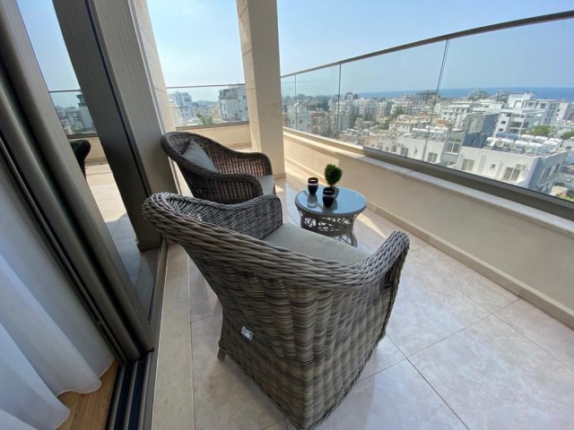 3+1 PENTHOUSE ZU VERMIETEN IN KYRENIA ** 