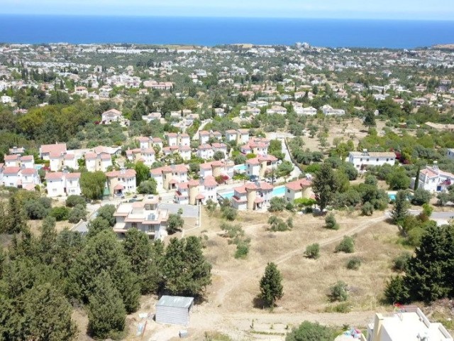 LAND ZUM VERKAUF IN KYRENIA ** 