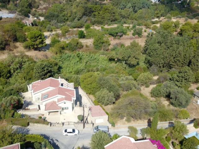 LAND FOR SALE IN BELLAPAIS ** 