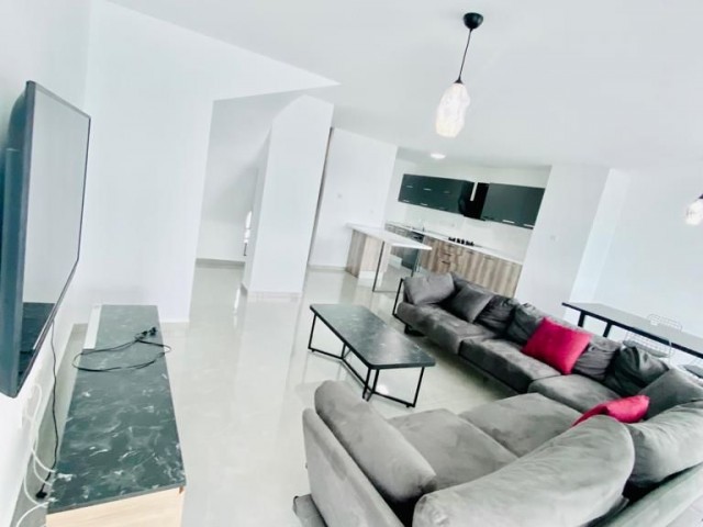 GİRNE'DE KİRALIK 3+2 PENTHOUSE